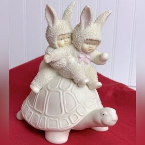 Vintage Snowbabies riding a turtle figurine(1995)